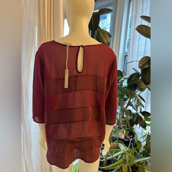 🆕Monk and Lou Chiffon Silk Capote Top in Cranberry Size US M - Picture 2 of 9